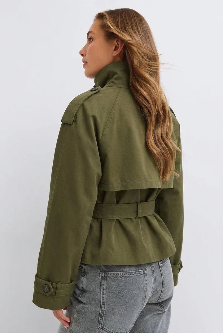 Eliana – Trench